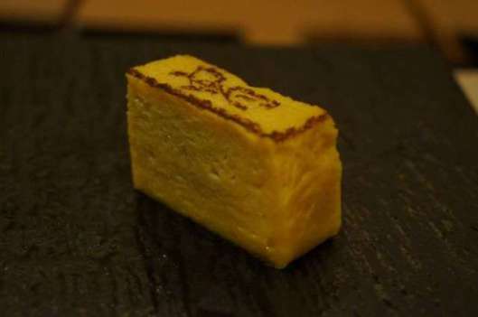 Tamago cake is usually branded with the maker’s logo.  You can do the same with heated metal of various shapes!