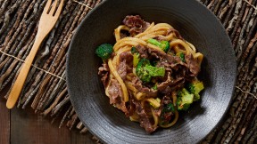 Beef and Broccoli Yaki Udon Recipe