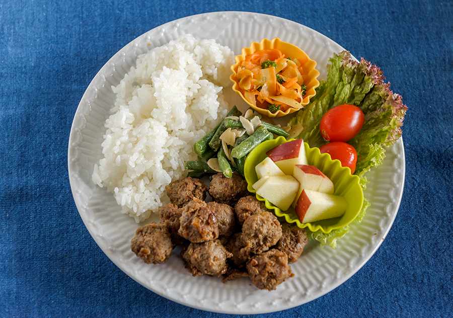 meatballbento-contents-on-plate.jpg
