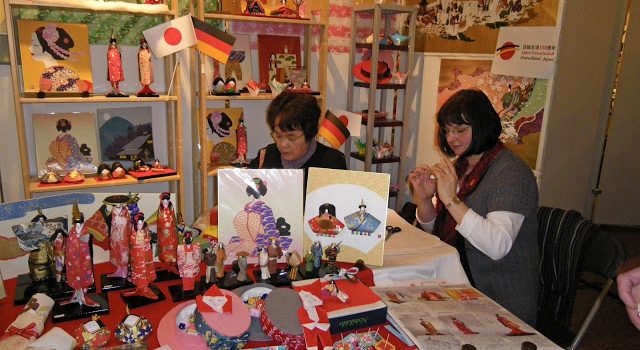Chieko Yamamoto zu Gast auf Hanauer Künstler- weihnachtsmarkt 2010