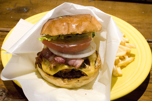 Eight's Burger: Shimo-Kitazawa- bento.com listing