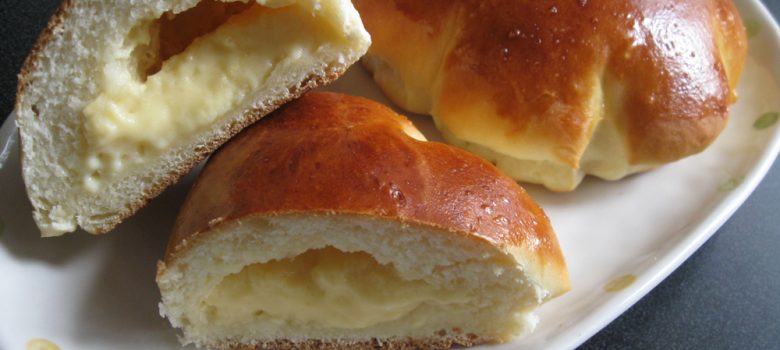 Cream Pan (Custard Buns) | Hiroko's Recipes