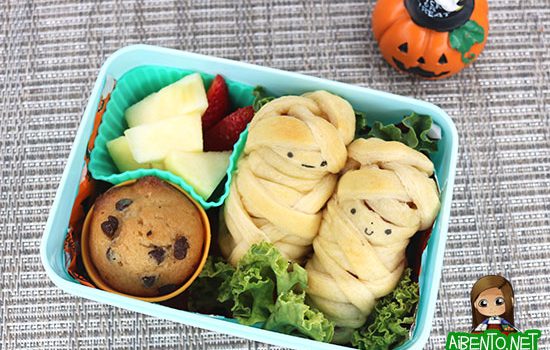 Cute Mummy Hot Dogs Bento