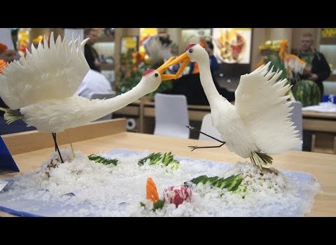 Vegetable carving of crane made with daikon