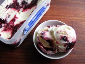 Super Easy Mixed Berries & Yoghurt Ice Cream – Hiroko's Recipes