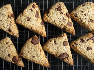 Banana & Oats Scones with Dark Chocolate (No Flour, No Egg) – Hiroko's Recipes