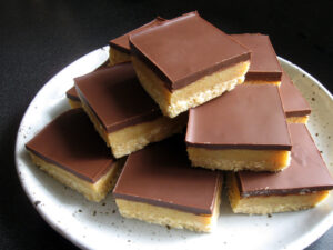 No-Bake Chocolate Caramel Slice – Hiroko's Recipes