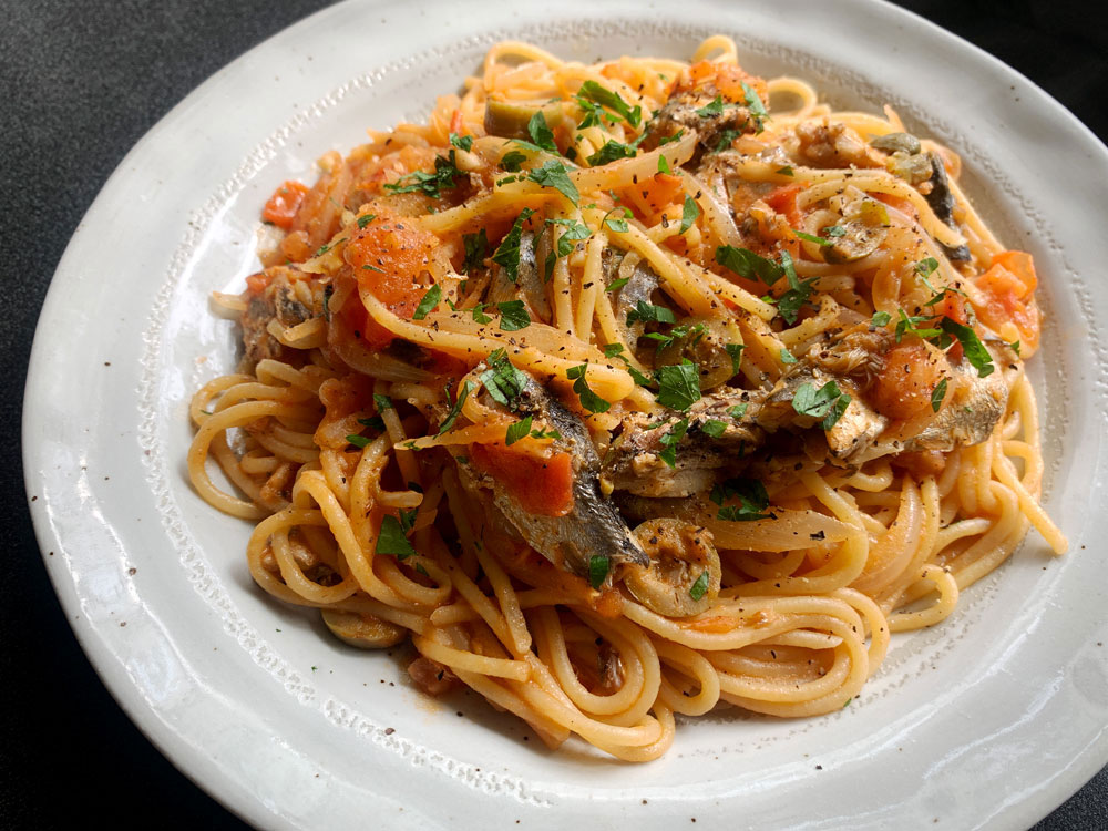 Canned Sardines & Tomato Spaghetti – Hiroko's Recipes
