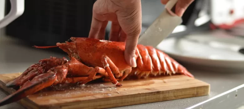 How to Make Restaurant-Worthy Lobster Yee Mein at Home