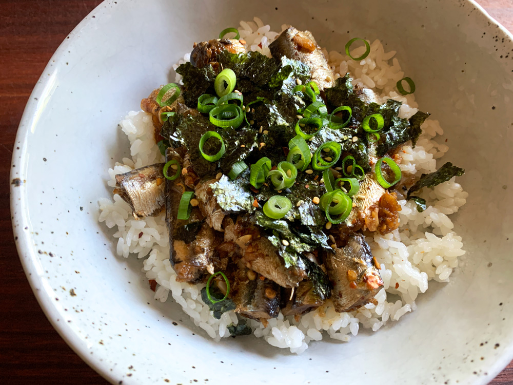 Garlic Chilli Sardines Rice Bowl – Hiroko's Recipes