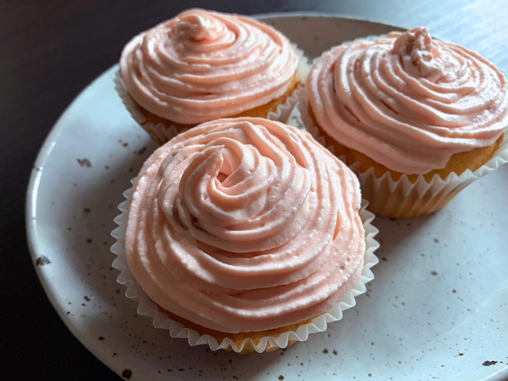 Rose Jam Cupcakes – Hiroko's Recipes