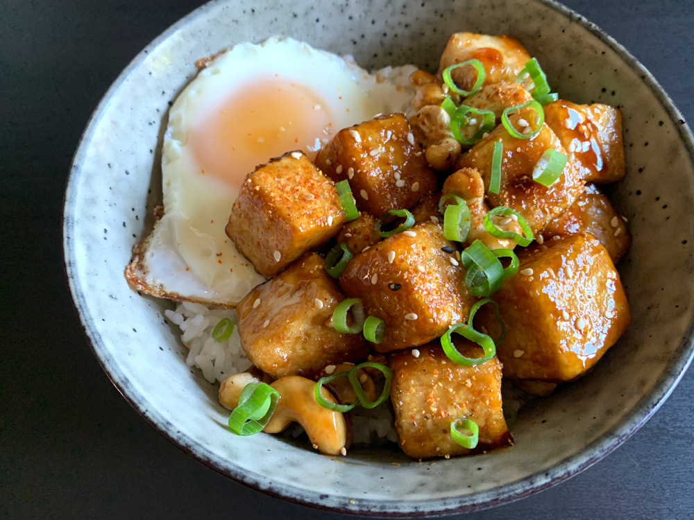 Spicy Tofu & Cashew Rice Bowl – Hiroko's Recipes