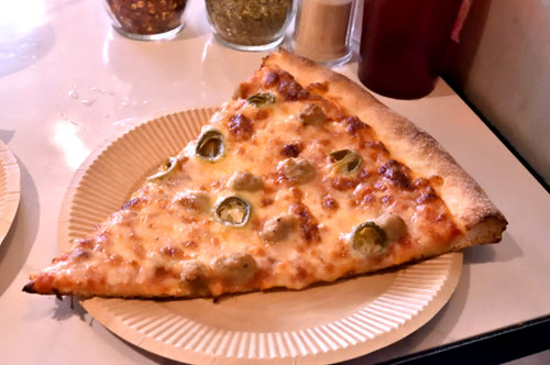 Nim's Pizza: Azabu-Juban- bento.com listing