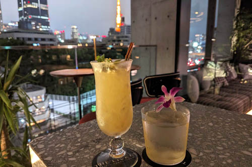 Lively Bar: Azabu-Juban- bento.com listing