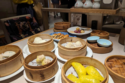 Ding Yi: Nishi-Shinjuku