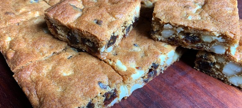 Date & Macadamia Nut Slice – Hiroko's Recipes