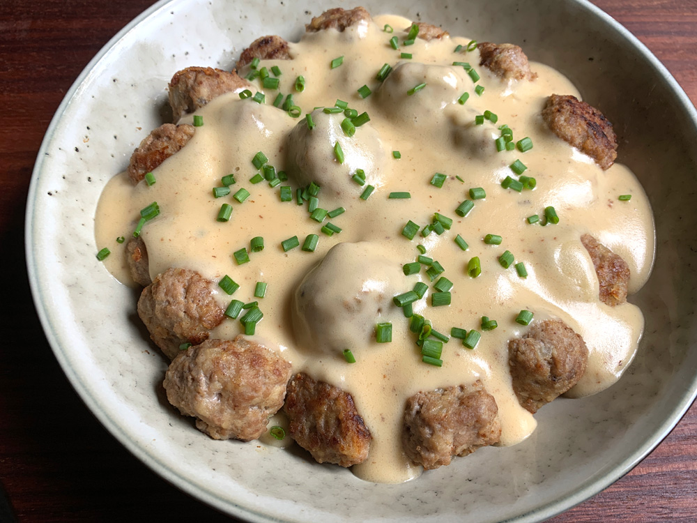 Meatballs with Sour Cream Gravy – Hiroko's Recipes