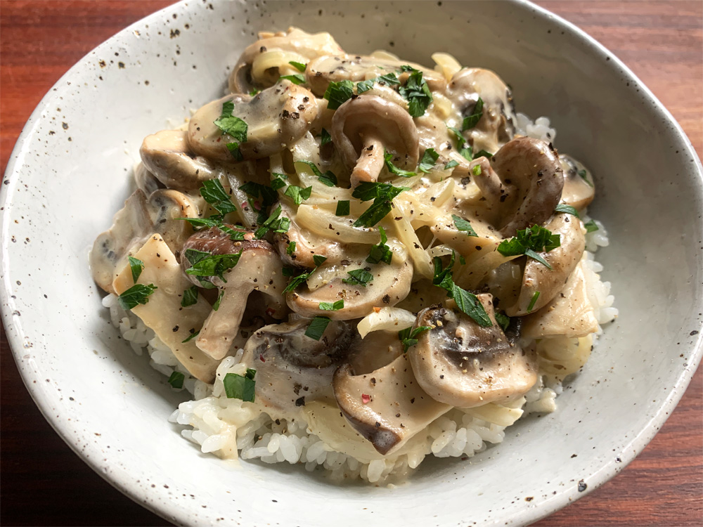 Mushroom Stroganoff Rice Bowl – Hiroko's Recipes