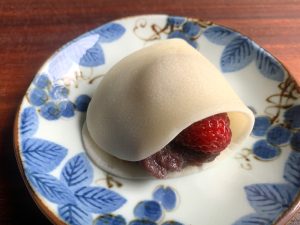 Strawberry & Azuki Mochi Rolls – Hiroko's Recipes