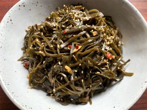 Stir-fried ‘Kombu’ (Kelp) with Garlic & Sesame Oil – Hiroko's Recipes