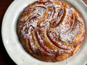 Frying Pan Apple Upside-down Cake – Hiroko's Recipes