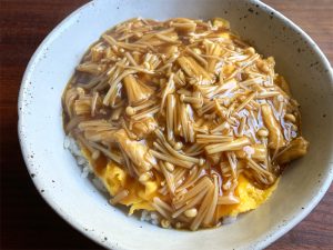 Omelette Rice Bowl with Enoki Sauce – Hiroko's Recipes